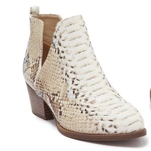 Chinese Laundry Cortes Snakeskin Embossed Ankle Boots SZ 9